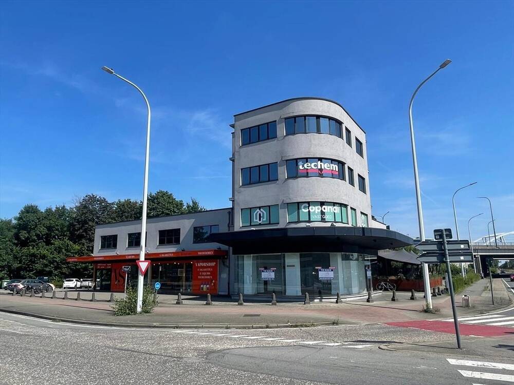 Handelszaak te  huur in Schoten 2900 3500.00€  slaapkamers 304.00m² - Zoekertje 174312