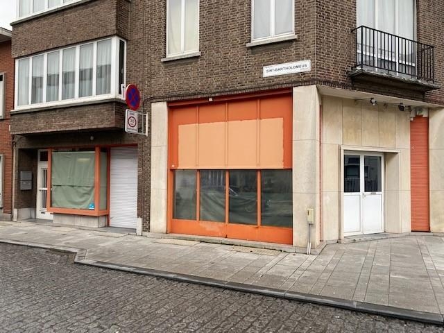 Handelszaak te  koop in Merksem 2170 430000.00€  slaapkamers m² - Zoekertje 4310