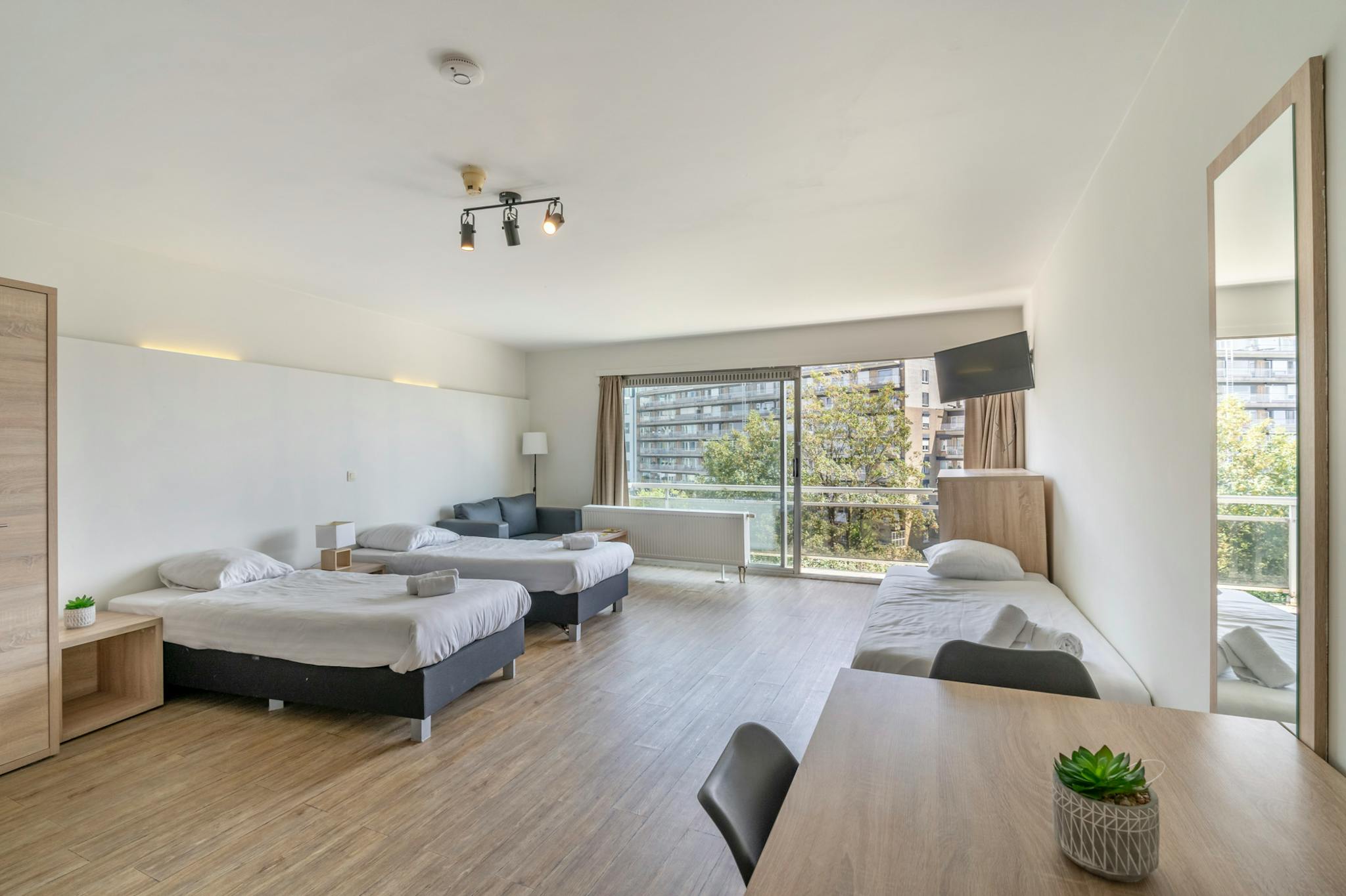 Appartement te  huur in Mechelen 2800 2100.00€ 1 slaapkamers m² - Zoekertje 85688