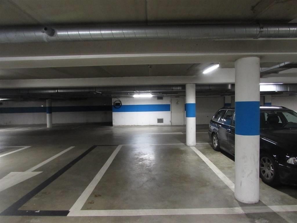 Parking & garage te  huur in Turnhout 2300 80.00€  slaapkamers m² - Zoekertje 9750