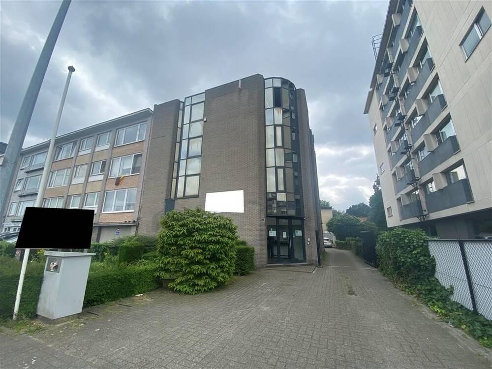 Handelszaak te  huur in Deurne 2100 1050.00€  slaapkamers 162.00m² - Zoekertje 15320