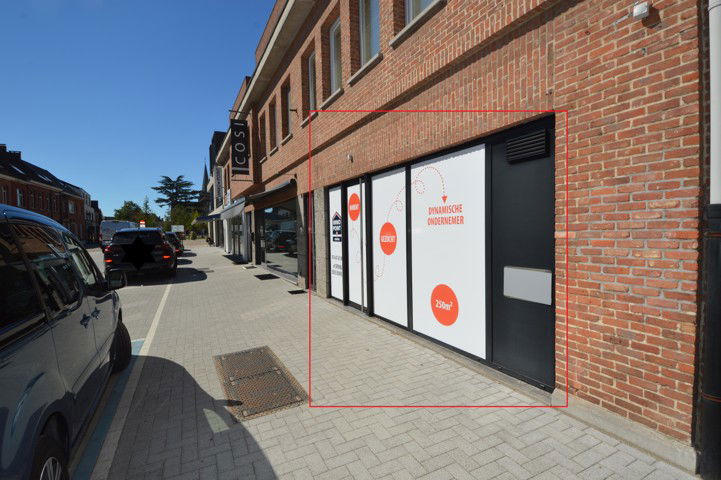 Commerciële ruimte te  huur in Kasterlee 2460 1900.00€  slaapkamers 249.00m² - Zoekertje 275119