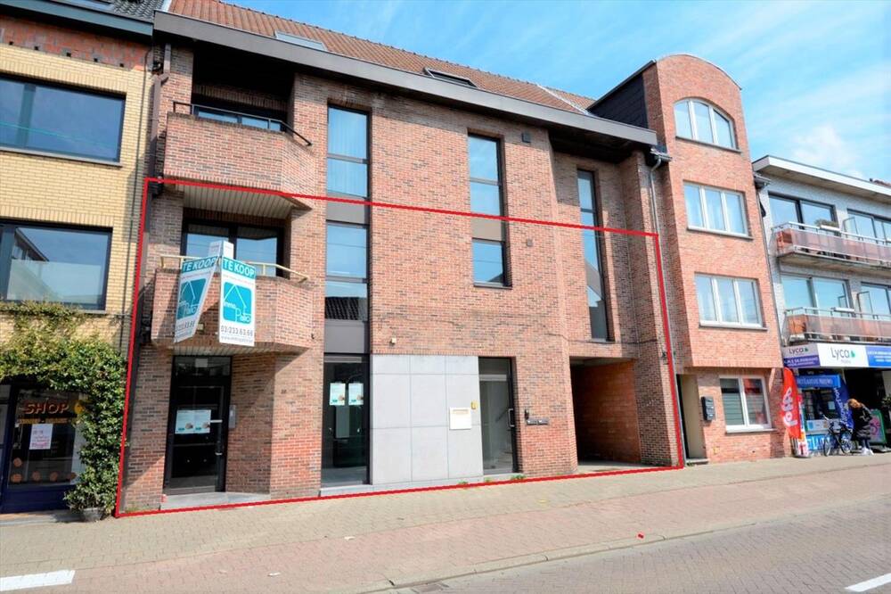 Handelszaak te  koop in Borsbeek 2150 349000.00€  slaapkamers 285.00m² - Zoekertje 17937