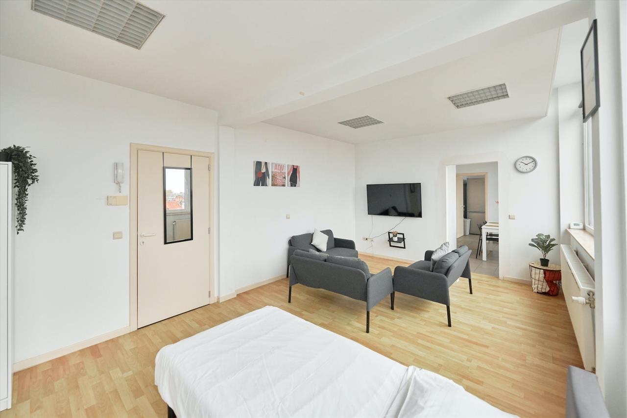 Appartement te  huur in Borgerhout 2140 2500.00€ 0 slaapkamers m² - Zoekertje 19440
