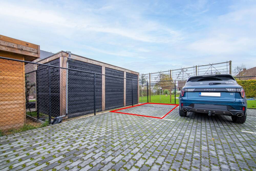 Parking te  in Niel 2845 80.00€  slaapkamers m² - Zoekertje 19761