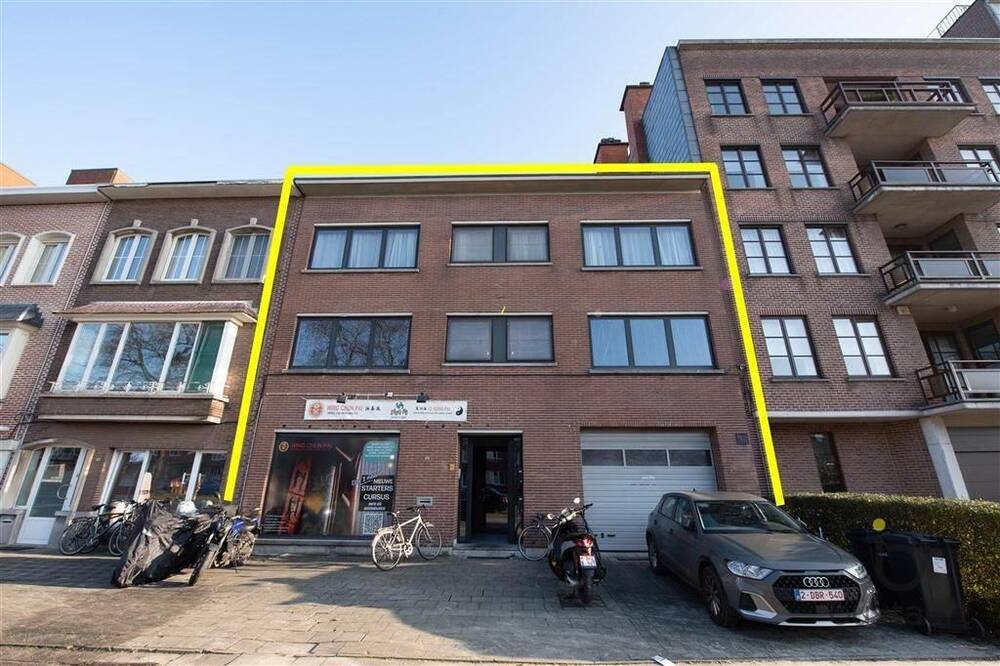 Huis te  koop in Mortsel 2640 890000.00€ 4 slaapkamers 730.00m² - Zoekertje 23002