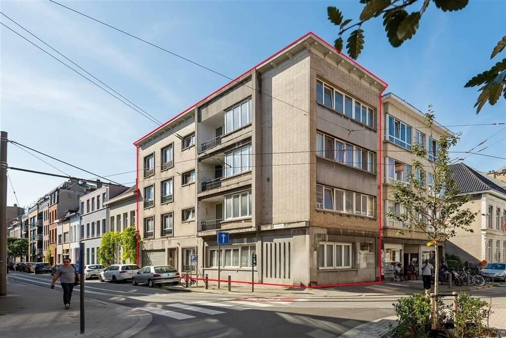 Appartementsgebouw te  koop in Antwerpen 2060 749000.00€ 9 slaapkamers 404.00m² - Zoekertje 109874