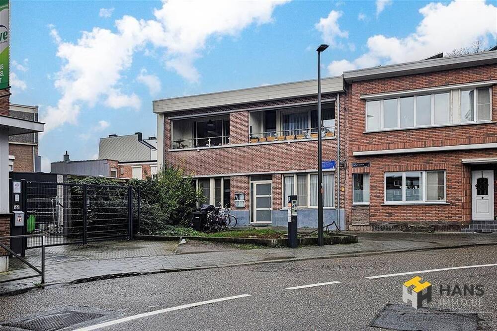 Huis te  koop in Mortsel 2640 1050000.00€ 7 slaapkamers 285.00m² - Zoekertje 28797