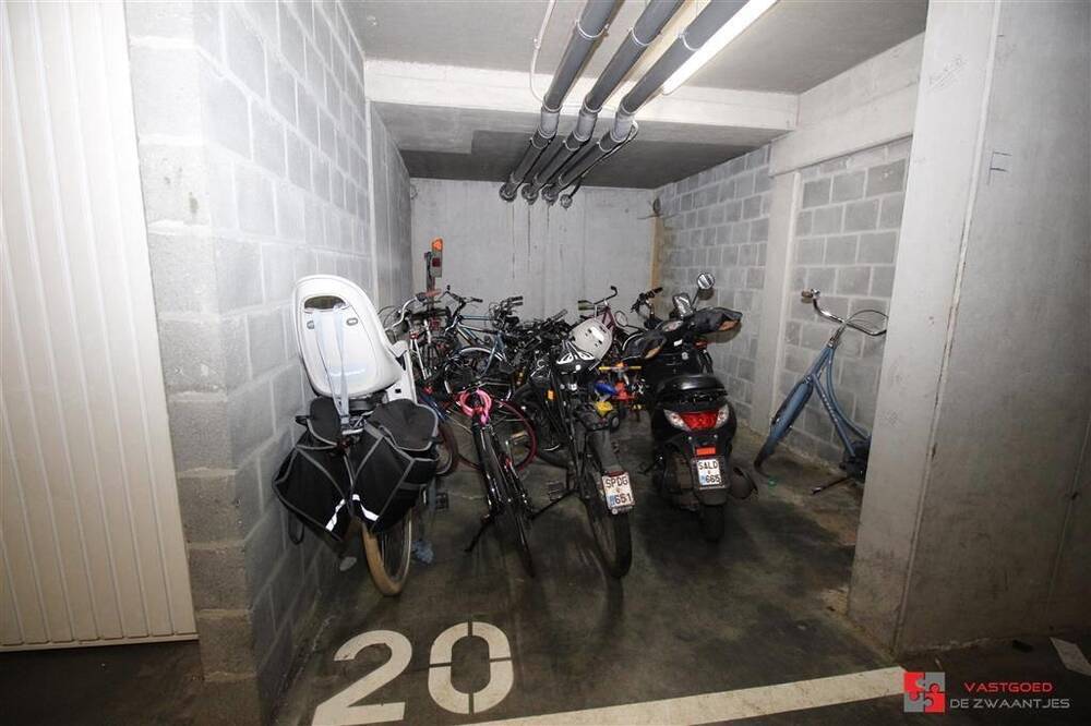 Parking & garage te  koop in Hoboken 2660 9500.00€  slaapkamers m² - Zoekertje 30148