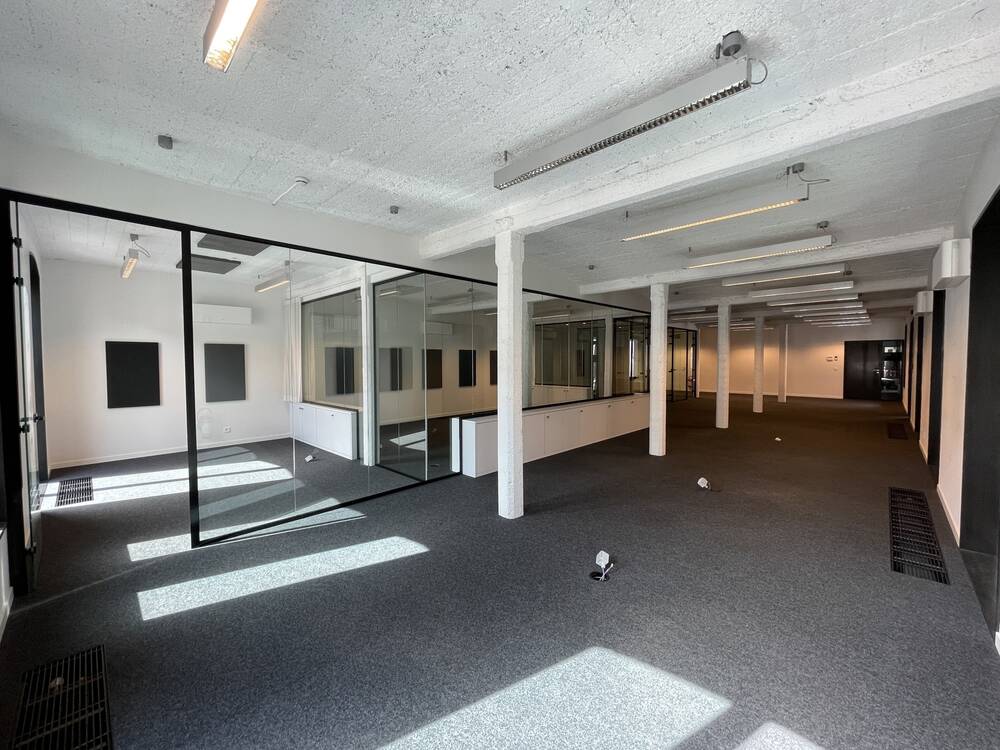 Handelszaak te  huur in Antwerpen 2060 2625.00€  slaapkamers 252.00m² - Zoekertje 207571