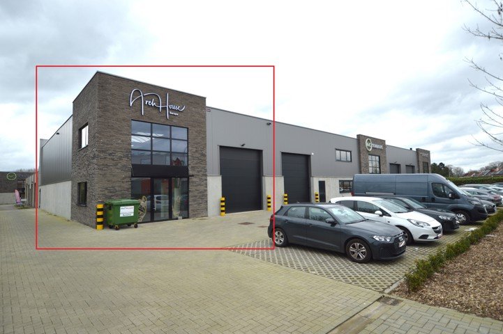 Industrie te  huur in Turnhout 2300 1900.00€  slaapkamers 303.00m² - Zoekertje 88814