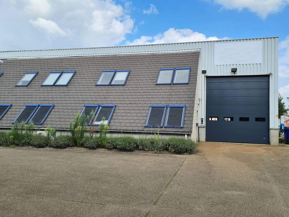 Handelszaak te  huur in Olen 2250 2899.00€  slaapkamers 336.00m² - Zoekertje 34843