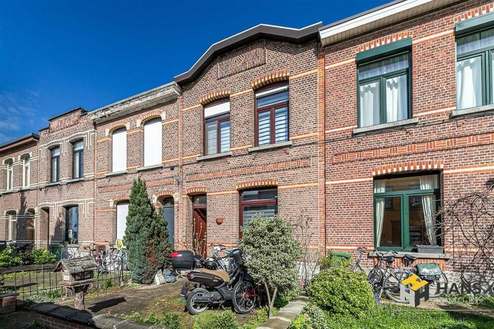 Huis te  koop in Berchem 2600 299000.00€ 3 slaapkamers 101.00m² - Zoekertje 36082