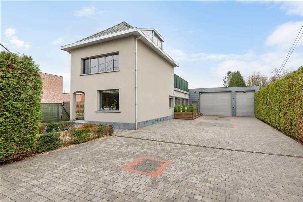 Huis te  koop in Zandhoven 2240 735000.00€ 3 slaapkamers 278.00m² - Zoekertje 42239