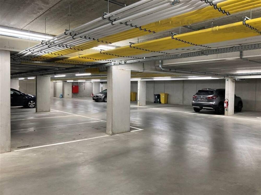 Parking & garage te  koop in Mol 2400 16950.00€  slaapkamers m² - Zoekertje 66468