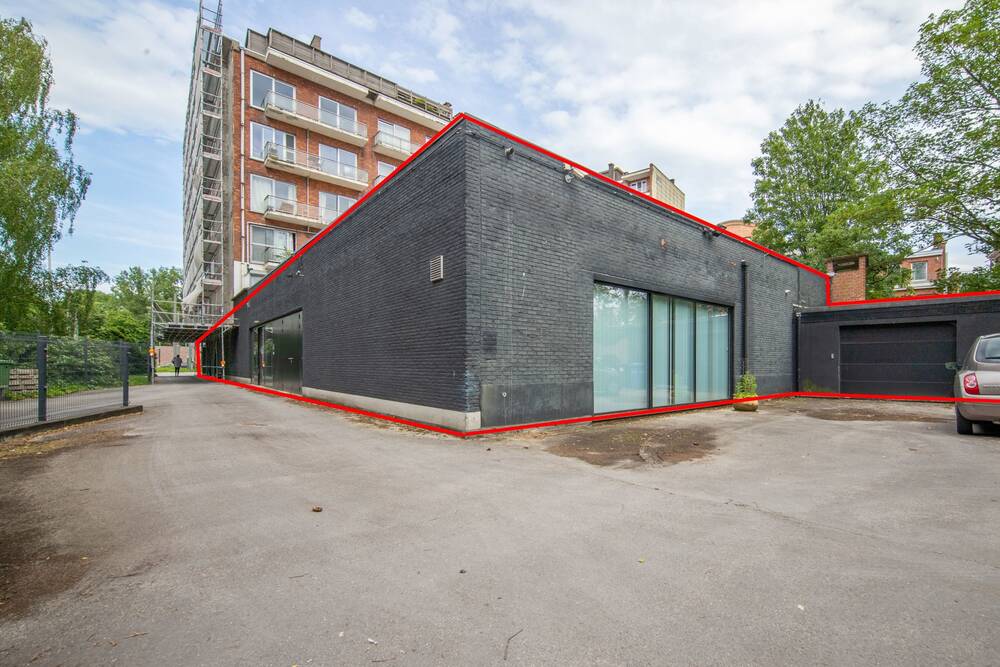 Handelszaak te  koop in Berchem 2600 1695000.00€  slaapkamers 1184.00m² - Zoekertje 75128