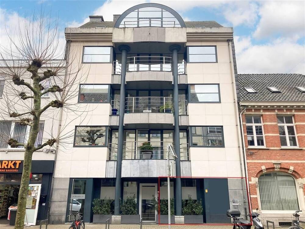 Handelszaak te  huur in Turnhout 2300 950.00€  slaapkamers 143.00m² - Zoekertje 76929