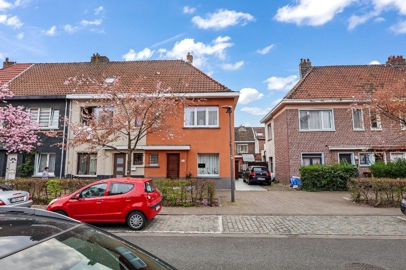Huis te  koop in Antwerpen 2030 335000.00€ 3 slaapkamers 250.00m² - Zoekertje 96044