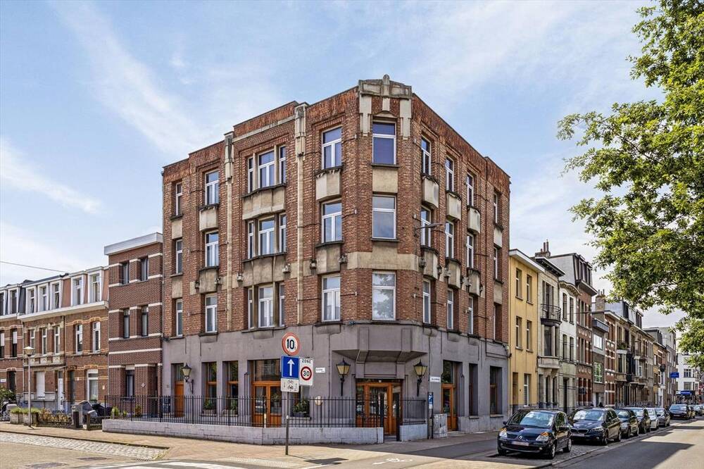 Huis te  koop in Antwerpen 2020 975000.00€ 7 slaapkamers 688.00m² - Zoekertje 95791