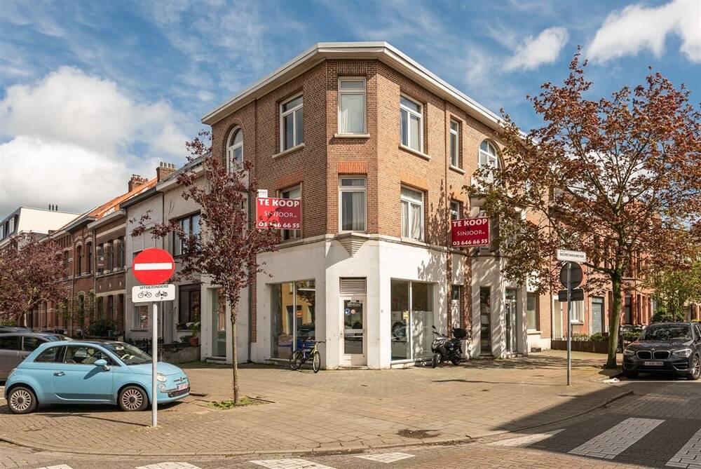 Commerciële ruimte te  koop in Merksem 2170 575000.00€ 4 slaapkamers 262.00m² - Zoekertje 281395