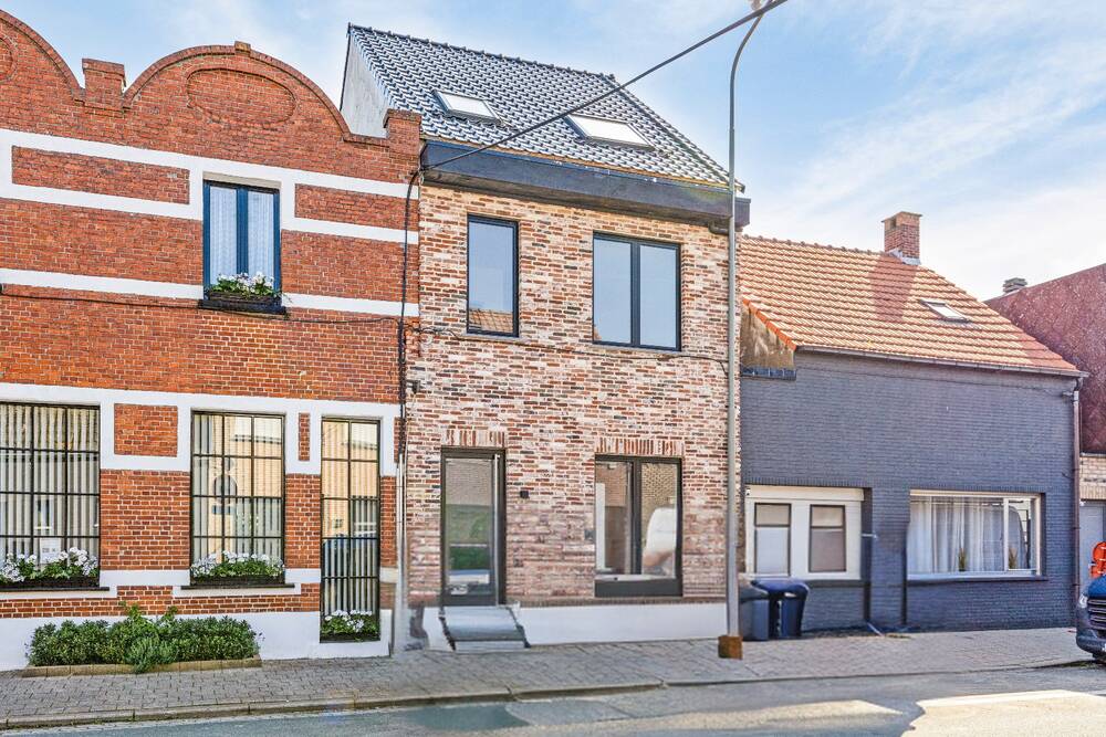 Huis te  koop in Stabroek 2940 410000.00€ 4 slaapkamers 172.00m² - Zoekertje 281900