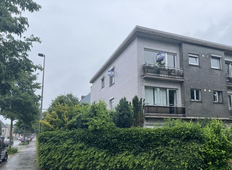 Appartement te  koop in Ekeren 2180 220000.00€ 2 slaapkamers m² - Zoekertje 258417