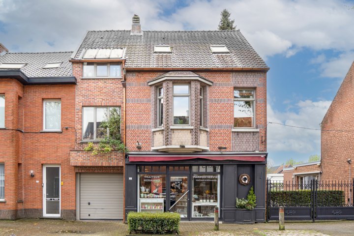 Commerciële ruimte te  koop in Wuustwezel 2990 430000.00€  slaapkamers 348.00m² - Zoekertje 135464