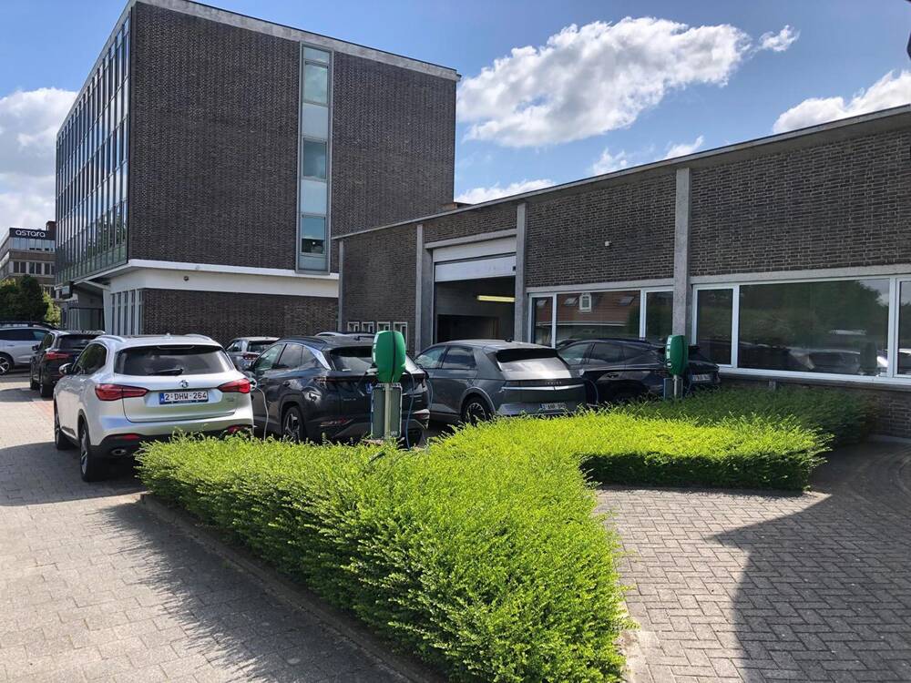 Handelszaak te  huur in Kontich 2550 4606.00€  slaapkamers 365.00m² - Zoekertje 136781