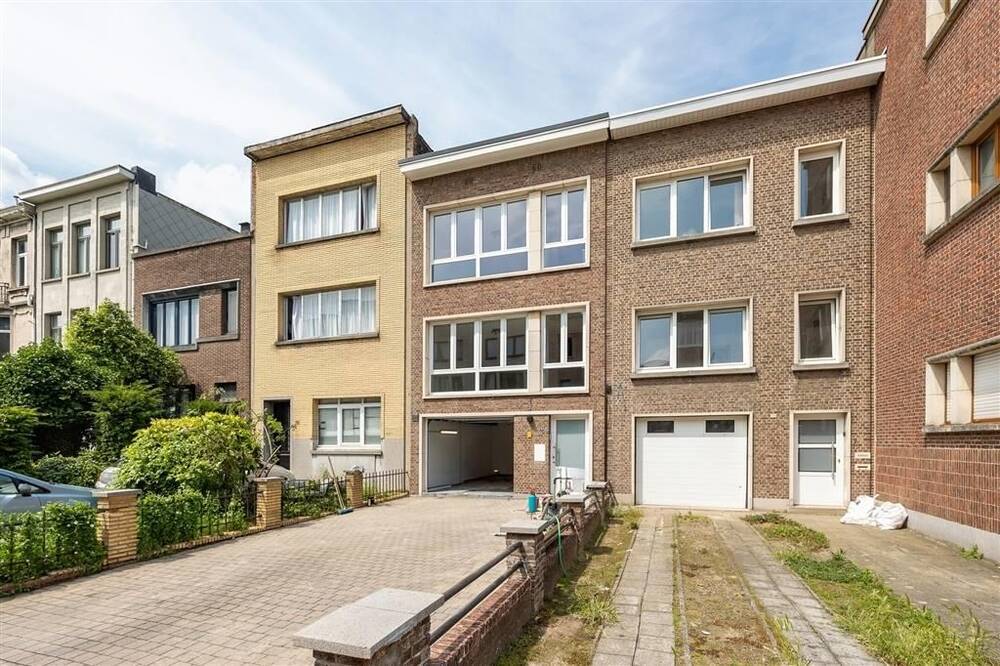 Huis te  koop in Deurne 2100 645000.00€ 3 slaapkamers 217.00m² - Zoekertje 138867