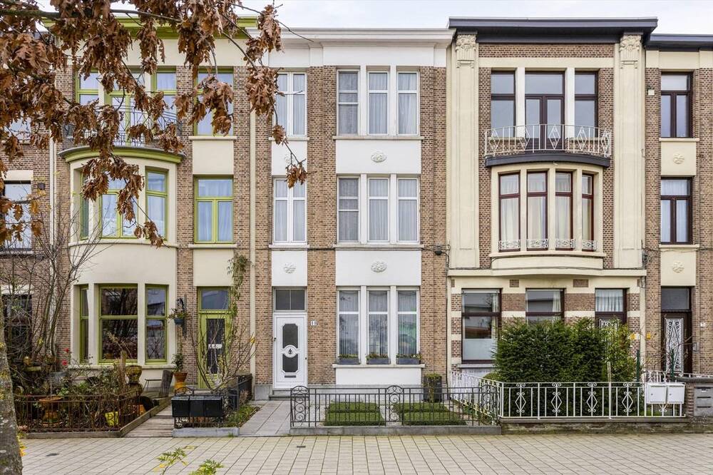 Huis te  koop in Berchem 2600 395000.00€ 5 slaapkamers 233.00m² - Zoekertje 138892