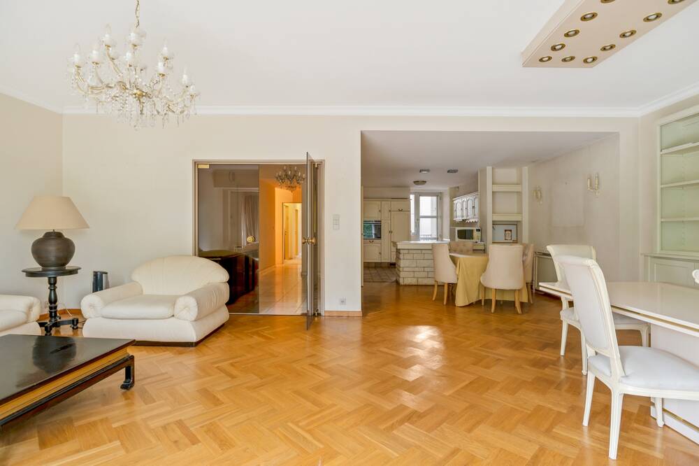 Appartement te  koop in Berchem 2600 445000.00€ 4 slaapkamers 151.00m² - Zoekertje 145793