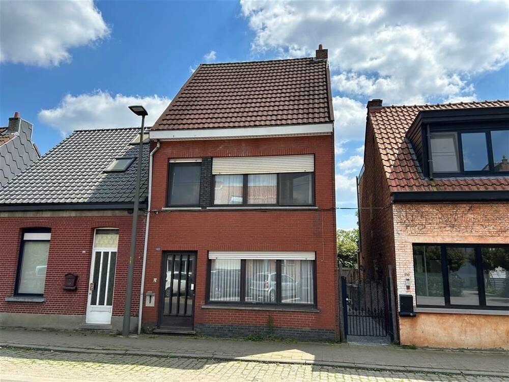 Huis te  koop in Ekeren 2180 287000.00€ 4 slaapkamers 202.00m² - Zoekertje 152246