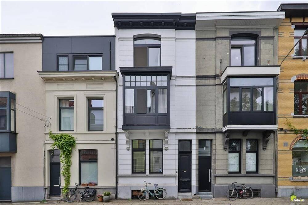 Huis te  koop in Berchem 2600 449000.00€ 4 slaapkamers 143.00m² - Zoekertje 152813