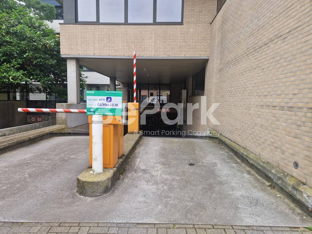 Parking & garage te  huur in Berchem 2600 145.00€ 0 slaapkamers m² - Zoekertje 156001
