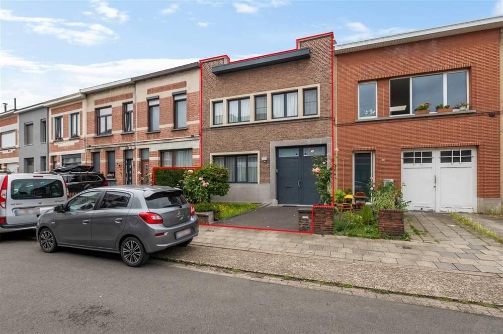 Huis te  koop in Deurne 2100 449000.00€ 5 slaapkamers 185.00m² - Zoekertje 159220