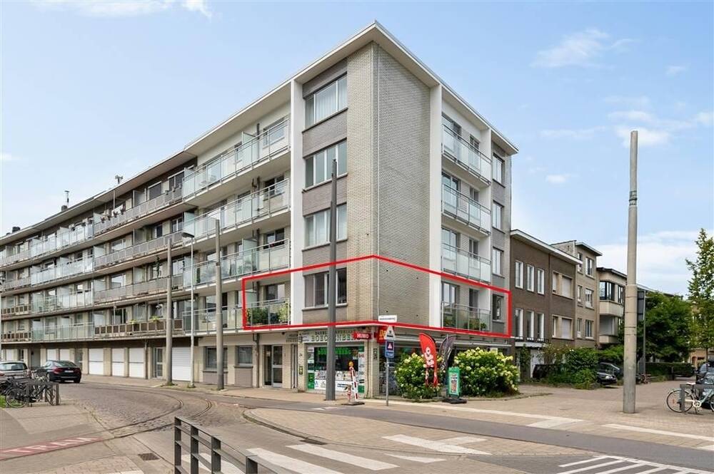 Appartement te  koop in Deurne 2100 295000.00€ 3 slaapkamers 110.00m² - Zoekertje 159760