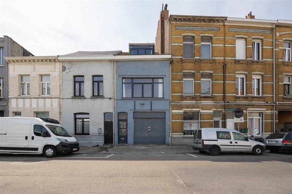 Huis te  koop in Deurne 2100 249000.00€ 2 slaapkamers 143.00m² - Zoekertje 159283