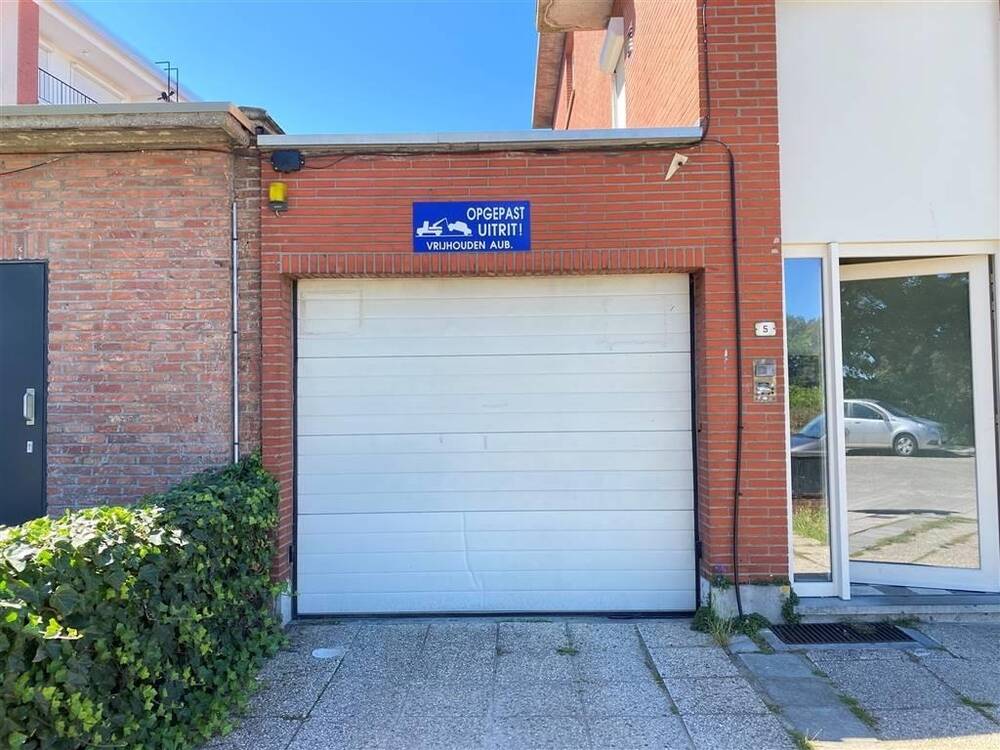 Parking & garage te  koop in Deurne 2100 15000.00€  slaapkamers m² - Zoekertje 159677