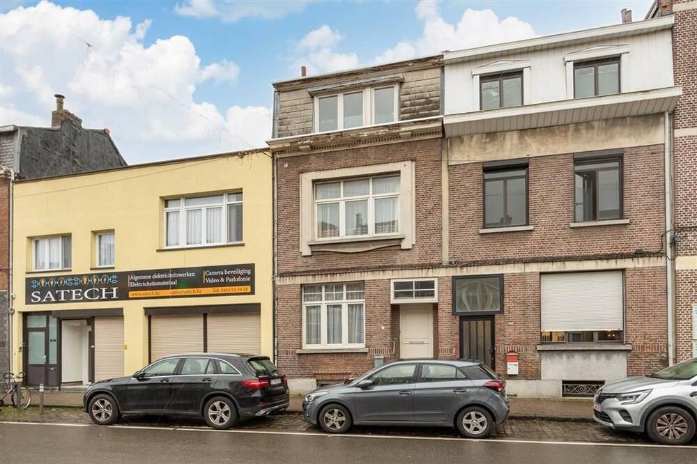 Huis te  koop in Deurne 2100 239000.00€ 6 slaapkamers 145.00m² - Zoekertje 159285