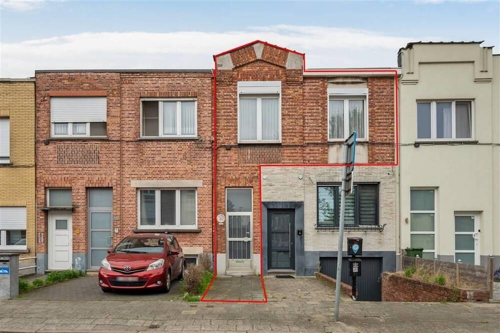 Huis te  koop in Deurne 2100 210000.00€ 2 slaapkamers 105.00m² - Zoekertje 159678