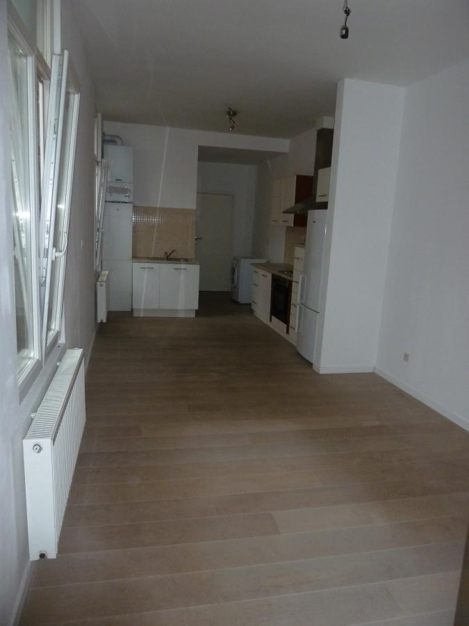 Appartement te  huur in Antwerpen 2000 700.00€ 1 slaapkamers m² - Zoekertje 160075