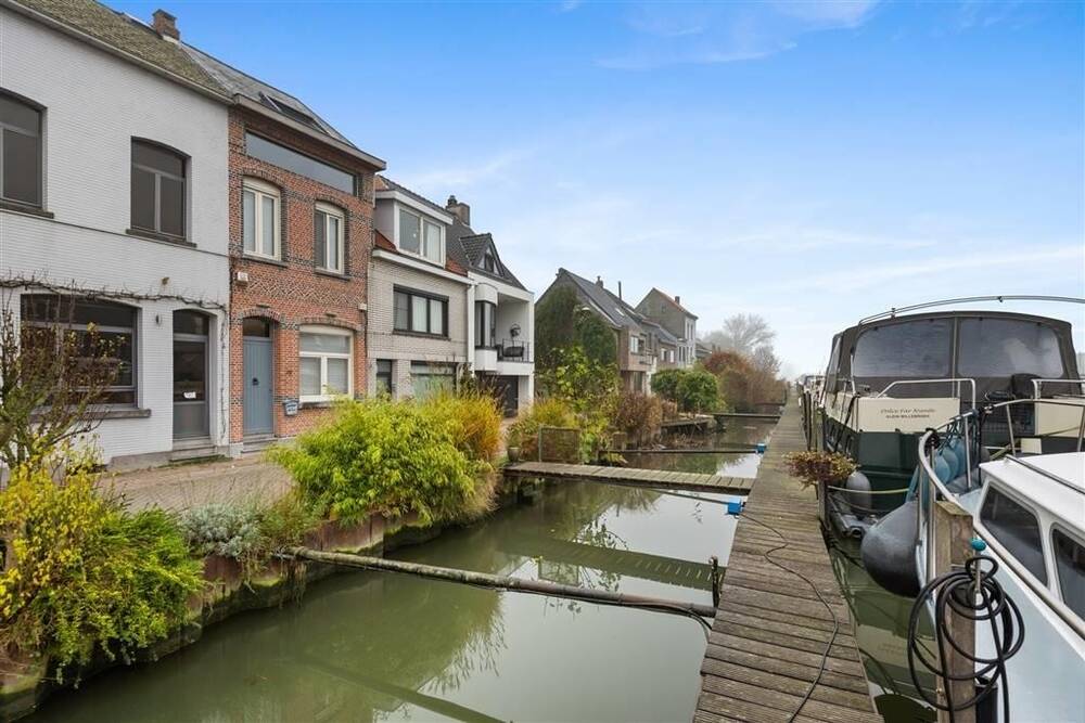 Huis te  koop in Willebroek 2830 790000.00€ 2 slaapkamers 247.00m² - Zoekertje 161799