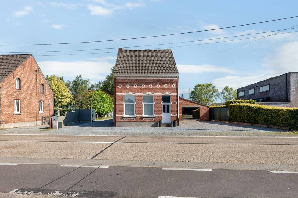 Huis te  koop in Zandhoven 2240 525000.00€ 2 slaapkamers 209.00m² - Zoekertje 161824