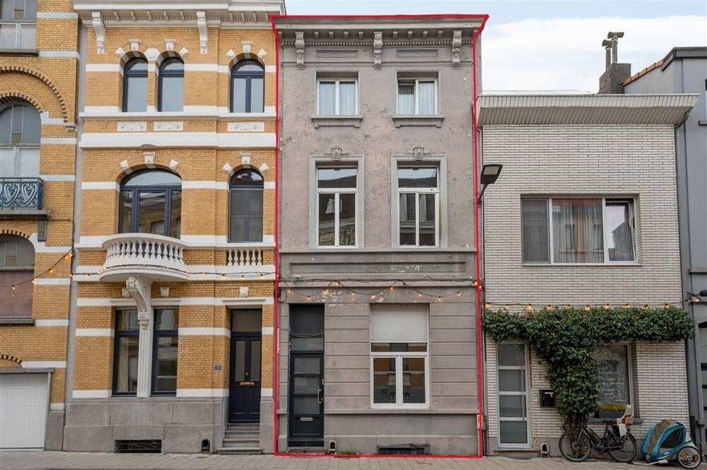 Huis te  koop in Berchem 2600 439000.00€ 3 slaapkamers 162.00m² - Zoekertje 160889