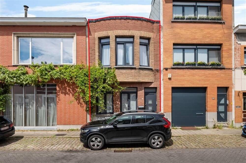 Huis te  koop in Deurne 2100 365000.00€ 3 slaapkamers 161.00m² - Zoekertje 162796