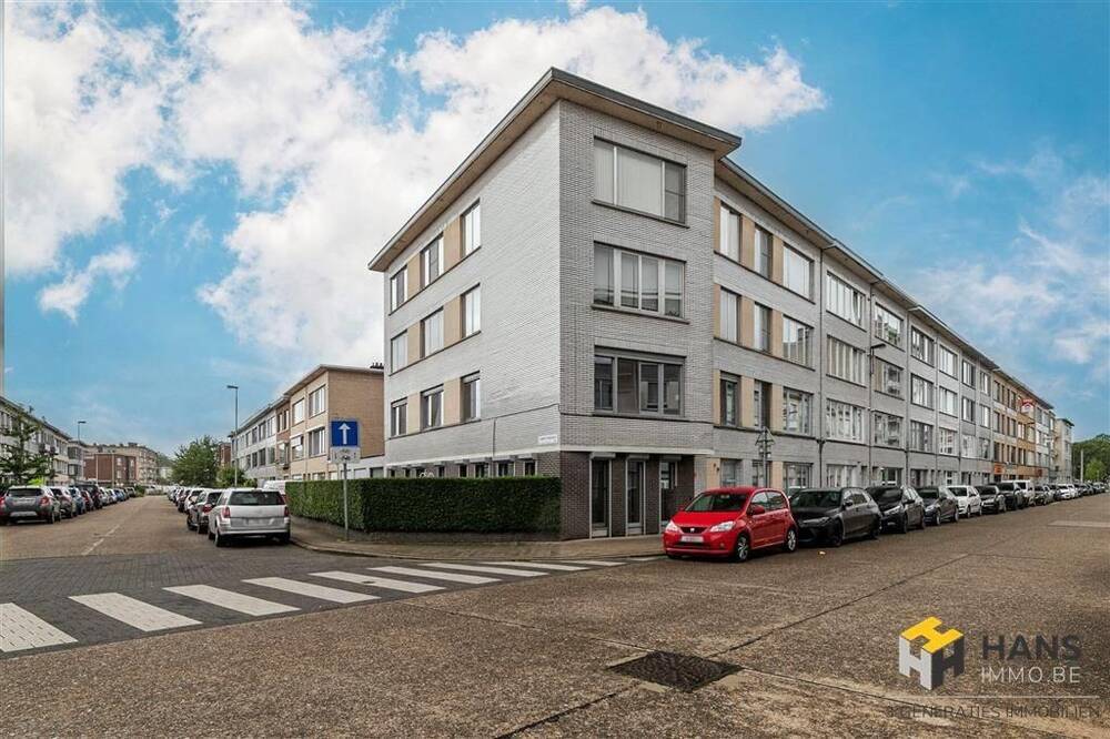 Appartement te  koop in Deurne 2100 225000.00€ 2 slaapkamers 101.00m² - Zoekertje 164146