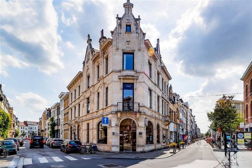 Handelszaak te  koop in Berchem 2600 355000.00€  slaapkamers 226.00m² - Zoekertje 166249