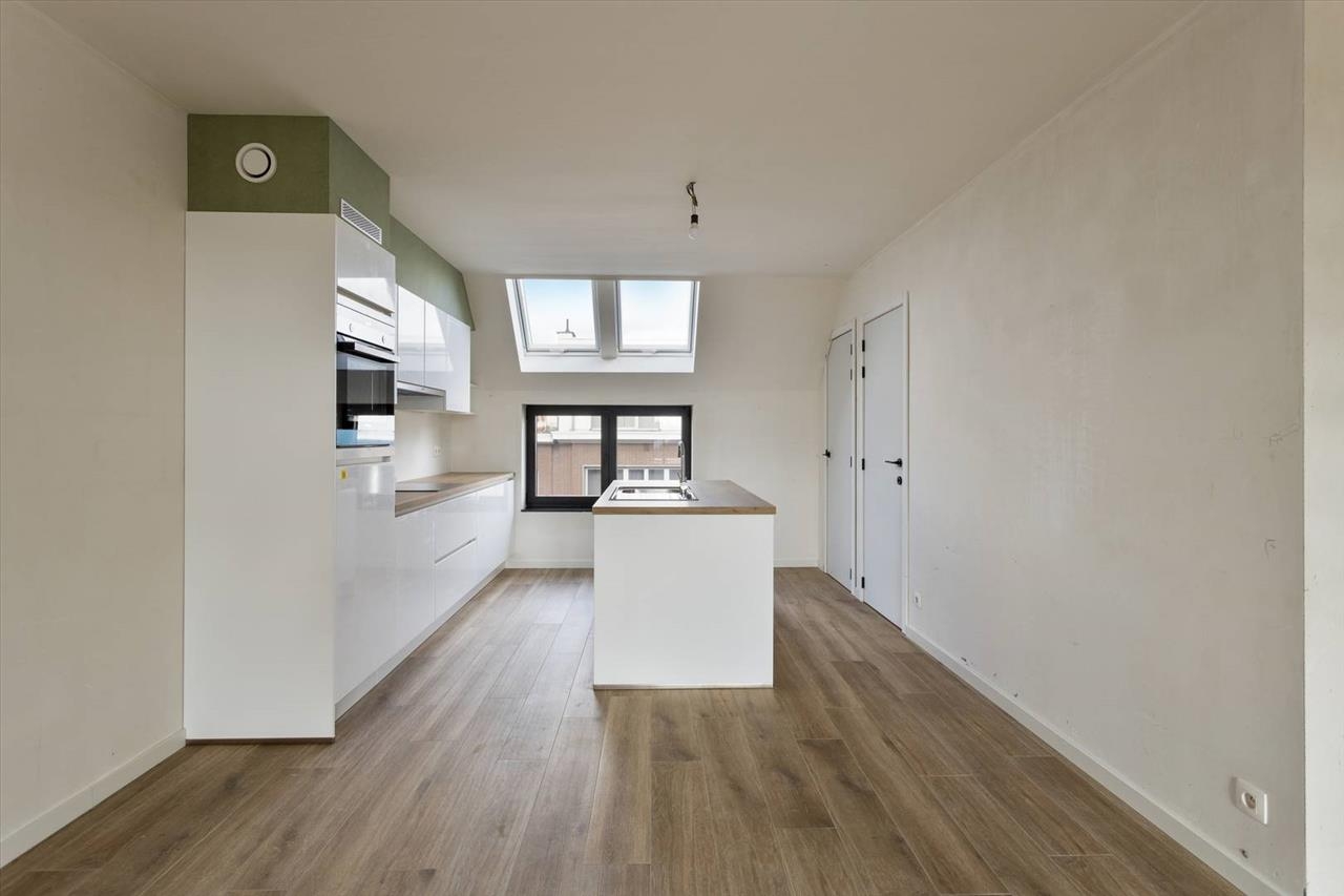 Appartement te  koop in Deurne 2100 259900.00€ 1 slaapkamers 83.00m² - Zoekertje 167519