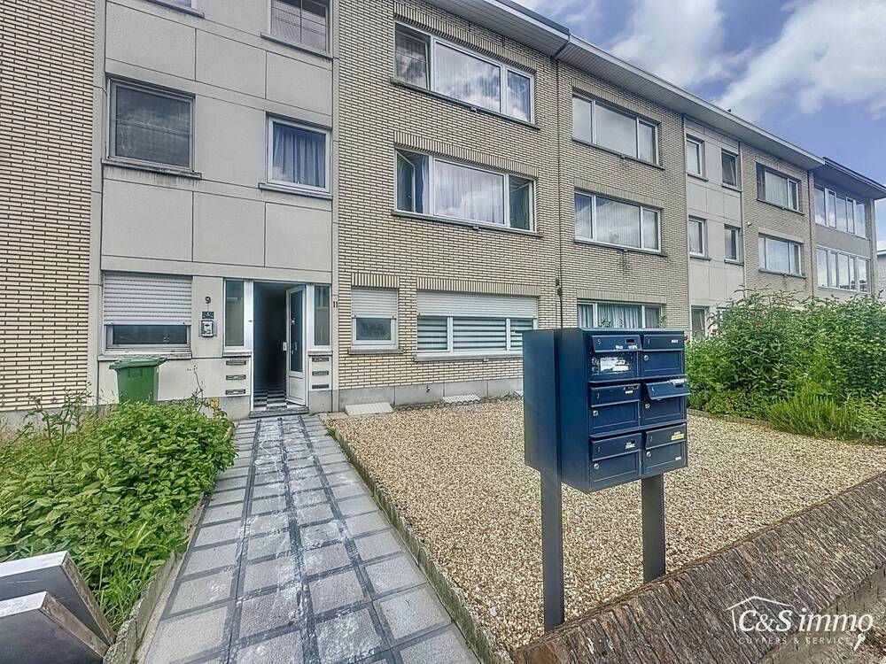 Appartement te  koop in Deurne 2100 170000.00€ 2 slaapkamers 90.00m² - Zoekertje 166877