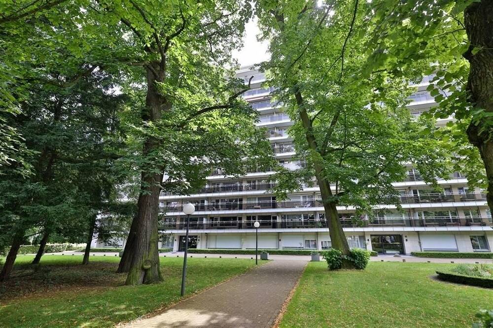 Appartement te  koop in Berchem 2600 250000.00€ 1 slaapkamers 60.00m² - Zoekertje 167615